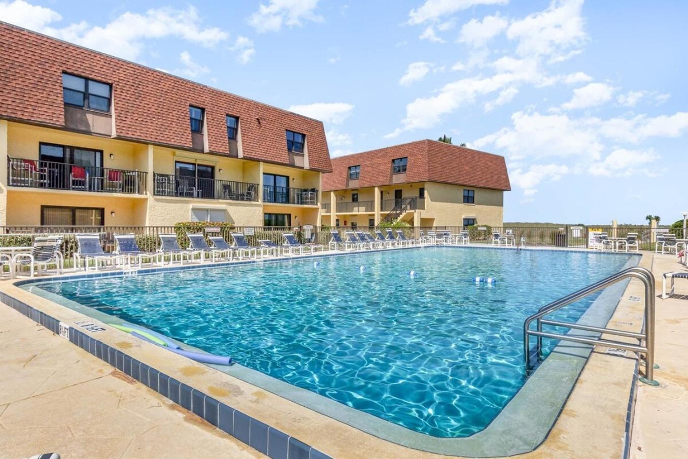 Pier Pressure Beachfront Wpool Cocoa Beach Bagian luar foto